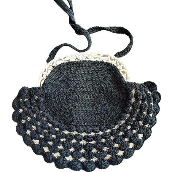 Vintage Crocheted Purse Handbag Circa 1940s. No Closing Mechanism Scalloped Edge - Picture 2 of 6